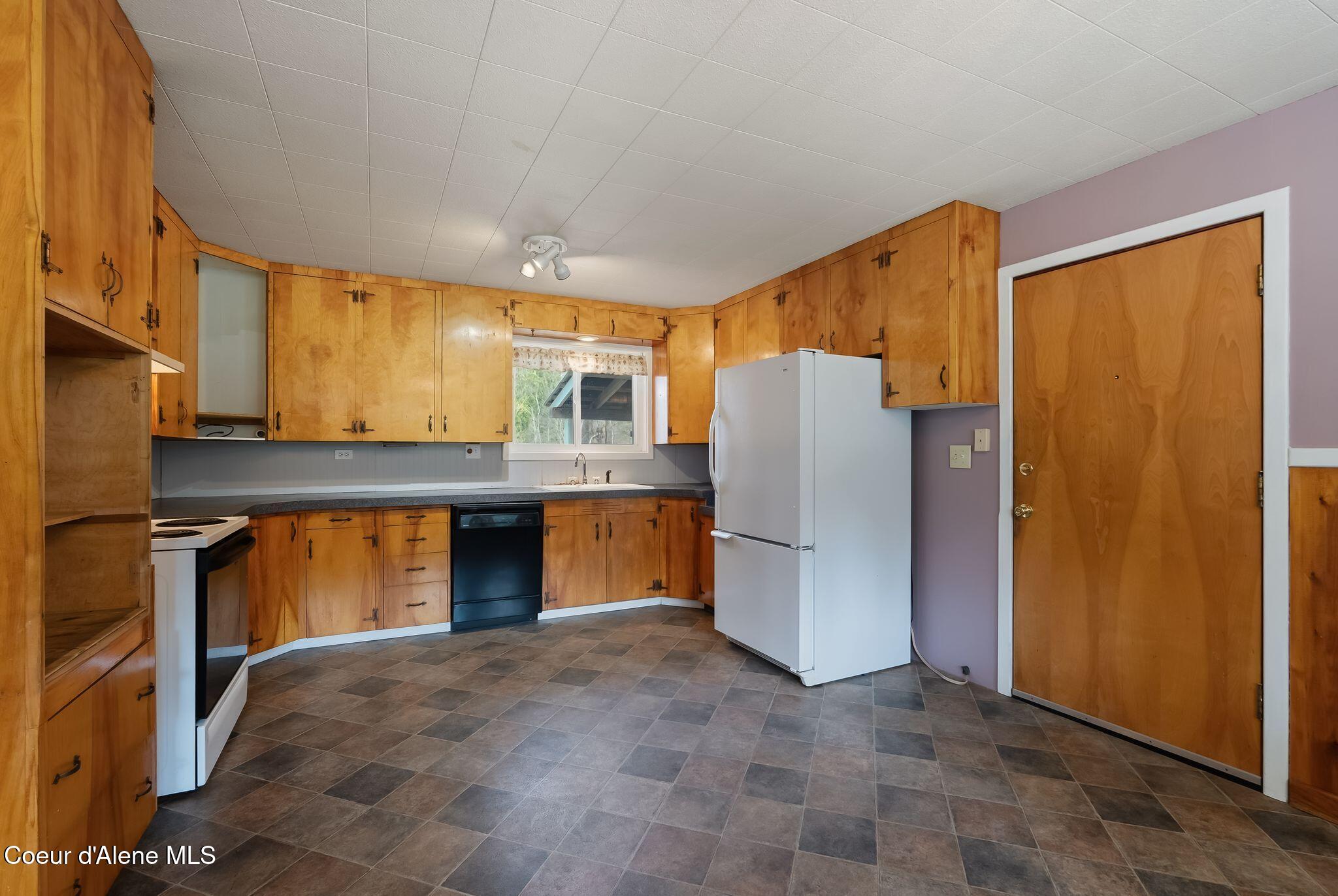 1206 Meadowood Road Sandpoint, ID 83864 - Photo 9 of 57 11_DSC06026