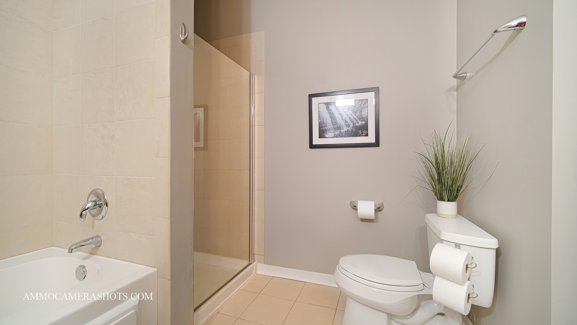 925 South Lytle Street, Unit A Chicago, IL 60607 - Photo 36 of 41 a white toilet sitting next to a bath tub