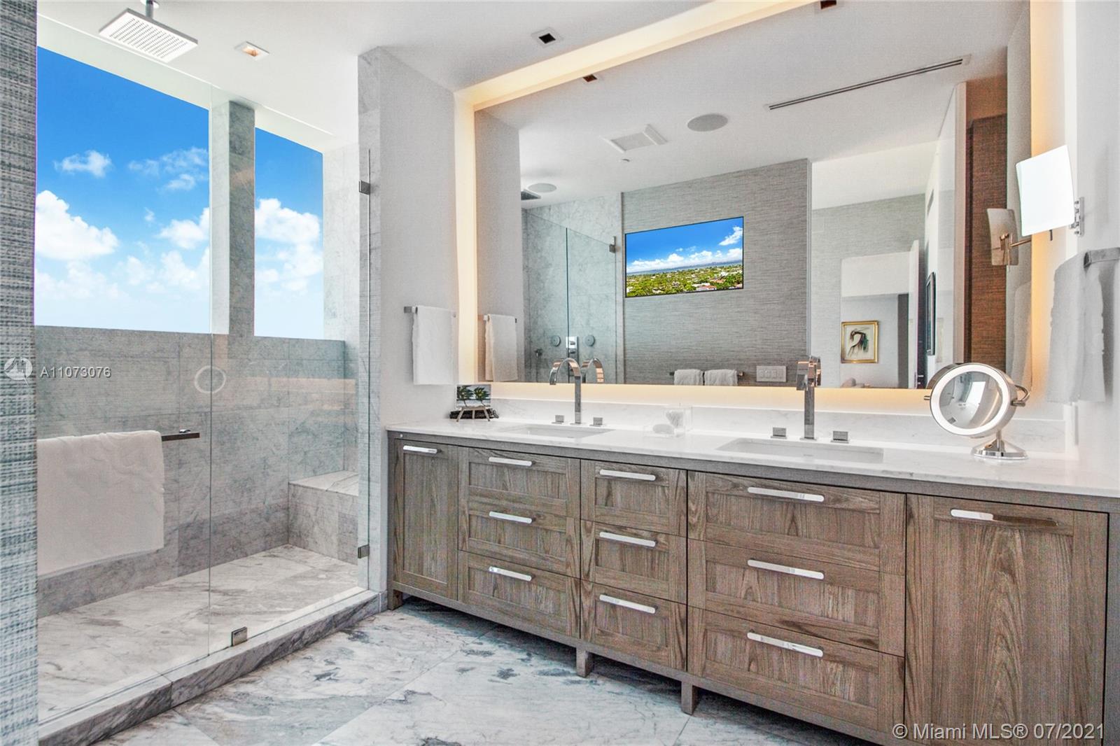 360 Ocean Drive, Unit LPH5S Key Biscayne, FL 33149 - Photo 31 of 38