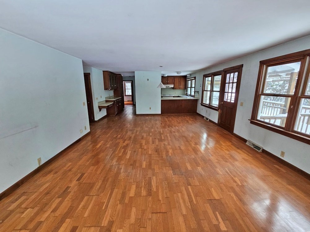 12 Ferry Road Montague, MA 01351 - Photo 4 of 23