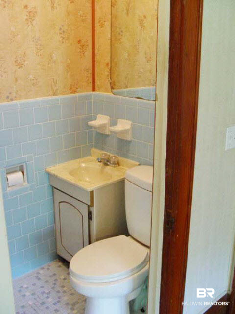 34205 West Barclay Avenue Lillian, AL 36549 - Photo 29 of 46 Master bedroom