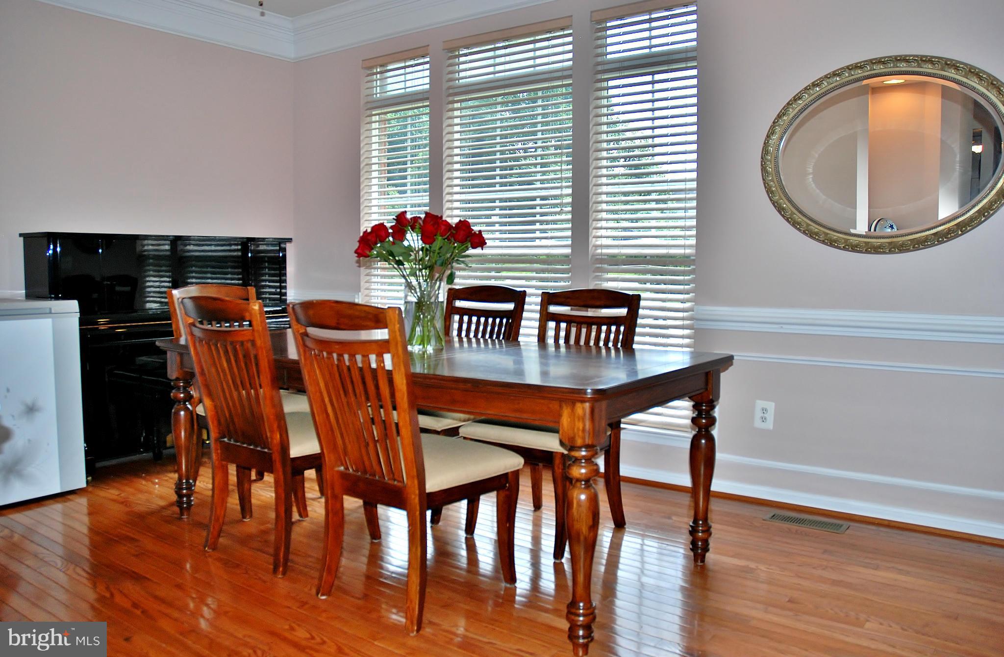 18722 Broken Oak Road Boyds, MD 20841 - Photo 3 of 30 Dining Room