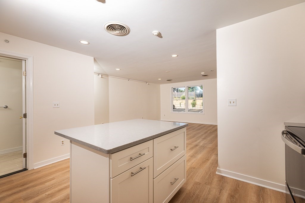 2 Farragut Road, Unit 5 Ipswich, MA 01938 - Photo 4 of 15