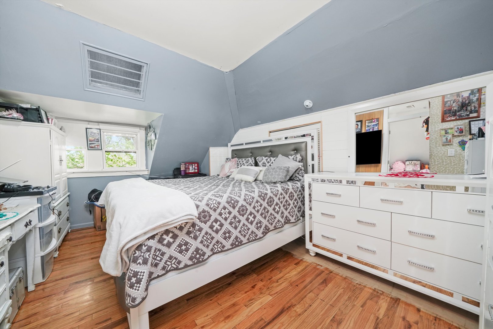 4834 North Ridgeway Avenue Chicago, IL 60625 - Photo 19 of 39 Gallery Image 19