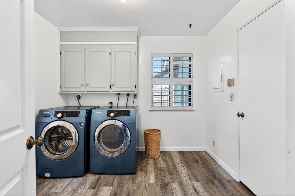 913 Ridgemark Drive Hollister, CA 95023 - Photo 15 of 75 a utility room with sink dryer and washer