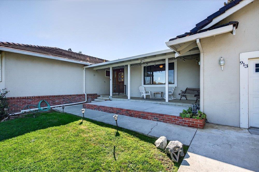 913 Ridgemark Drive Hollister, CA 95023 - Photo 3 of 75