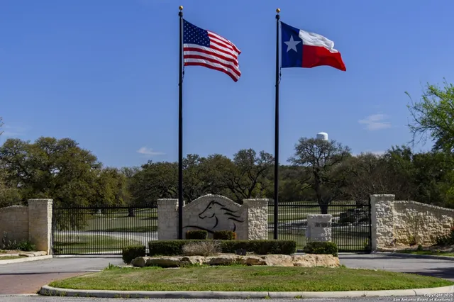 $947,500 | 3263 Palomino Springs, Bandera, TX 78003