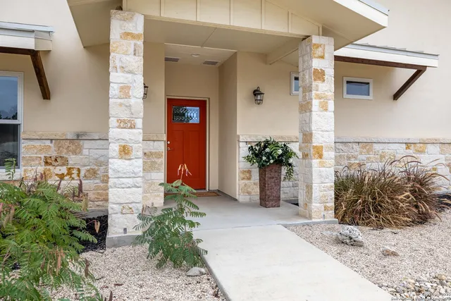 $947,500 | 3263 Palomino Springs, Bandera, TX 78003