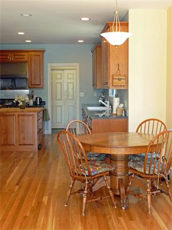 39 York Road Wayland, MA 01778 - Photo 5 of 10