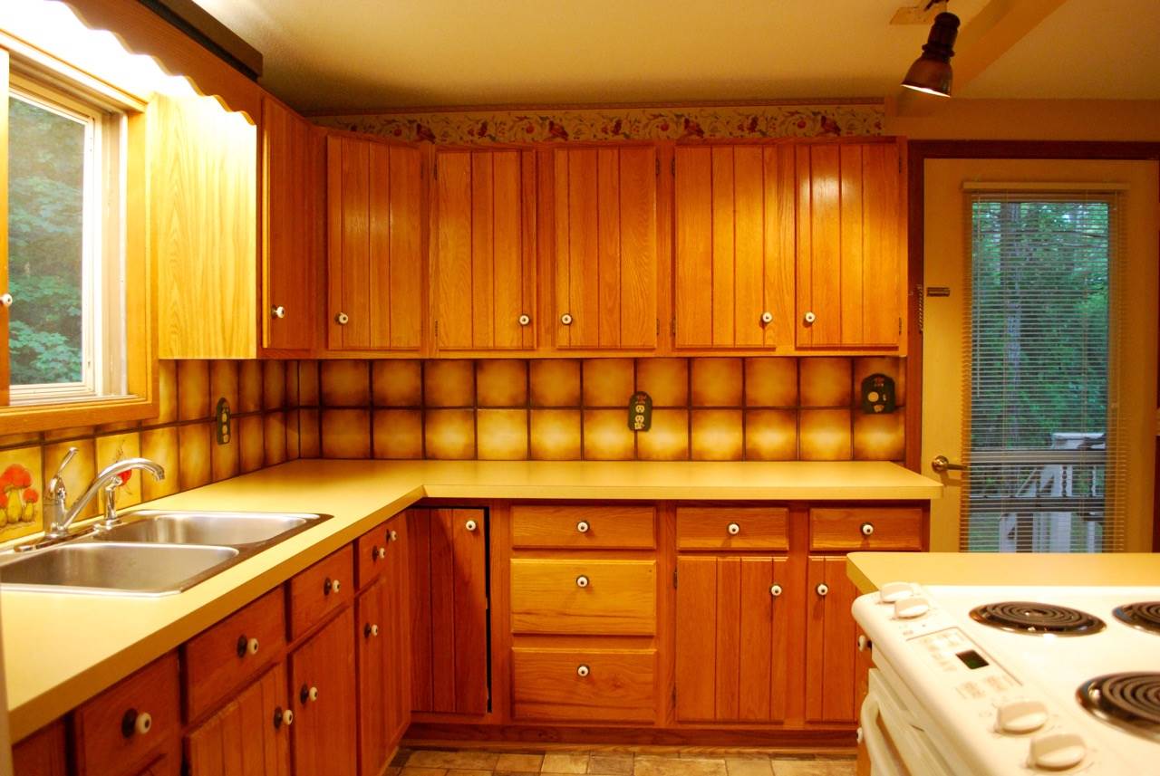 7420 Deepwater Point Road Williamsburg, MI 49690 - Photo 8 of 33 1801821-7.JPG