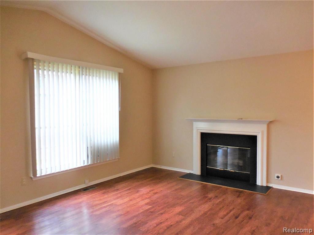 3097 High Pointe Ridge Road Lake Orion, MI 48359 - Photo 7 of 38