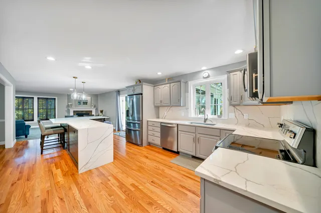 $929,900 | 8 Stonewall Way, Newmarket, NH 03857