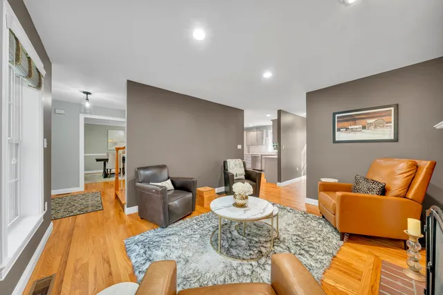 $929,900 | 8 Stonewall Way, Newmarket, NH 03857