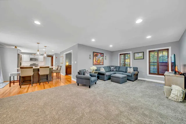 $929,900 | 8 Stonewall Way, Newmarket, NH 03857