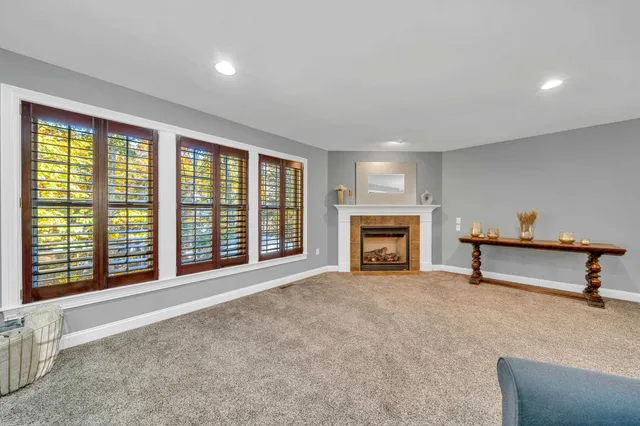 $929,900 | 8 Stonewall Way, Newmarket, NH 03857