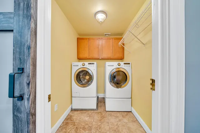 $929,900 | 8 Stonewall Way, Newmarket, NH 03857