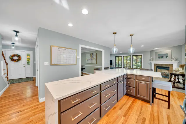 $929,900 | 8 Stonewall Way, Newmarket, NH 03857