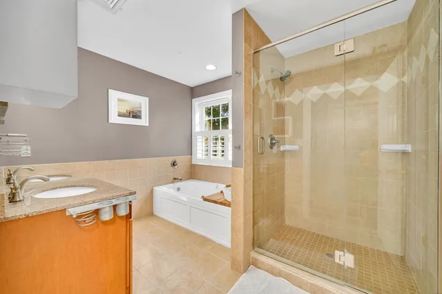 $929,900 | 8 Stonewall Way, Newmarket, NH 03857