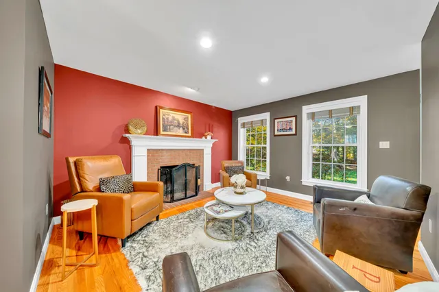 $929,900 | 8 Stonewall Way, Newmarket, NH 03857