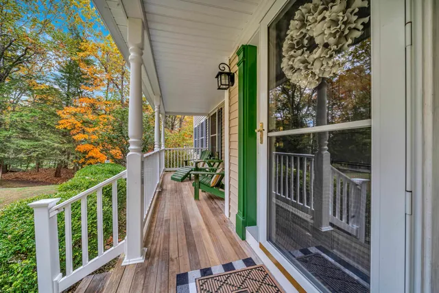 $929,900 | 8 Stonewall Way, Newmarket, NH 03857