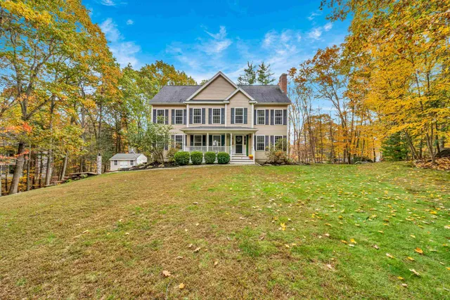 $929,900 | 8 Stonewall Way, Newmarket, NH 03857