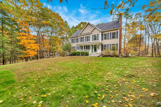 $929,900 | 8 Stonewall Way, Newmarket, NH 03857