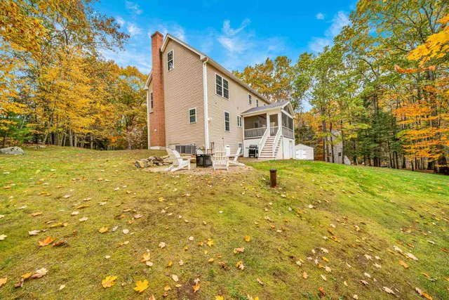 $929,900 | 8 Stonewall Way, Newmarket, NH 03857