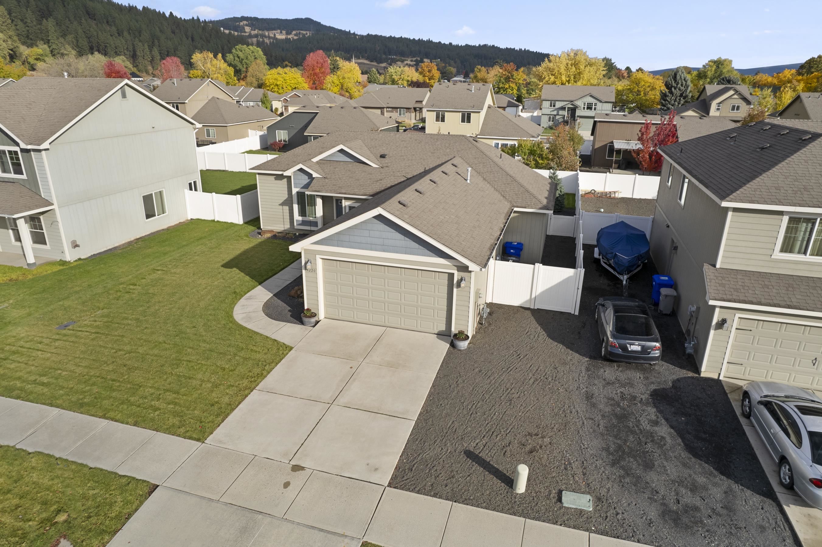 5220 North Mayhew Road Spokane Valley, WA 99216 - Photo 2 of 36