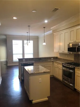 $3,400 | 217 Rue Esplanade, Mandeville, LA 70471