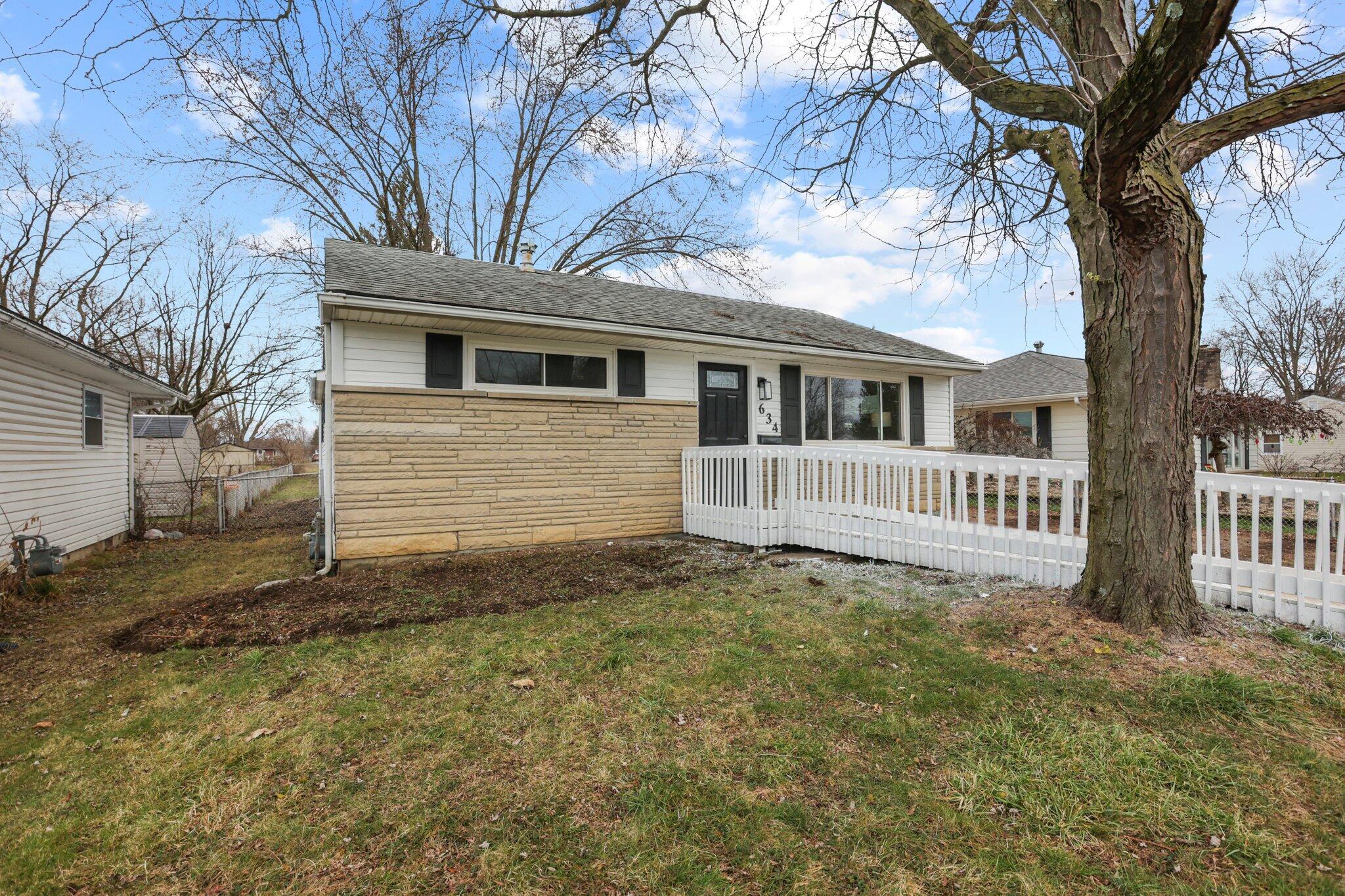 634 Stockbridge Road Columbus, OH 43207 - Photo 6 of 30 7-web-or-mls-0D3A2379
