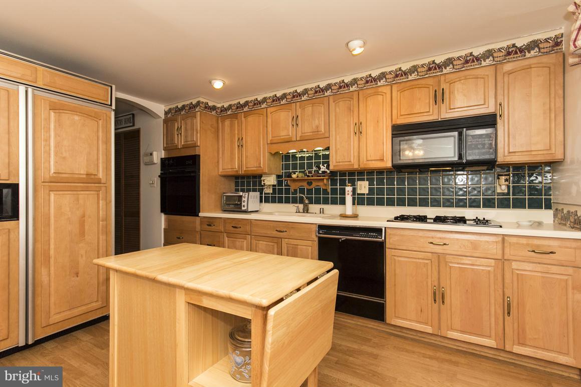 1035 Foxridge Lane Baltimore, MD 21221 - Photo 2 of 15 Kitchen