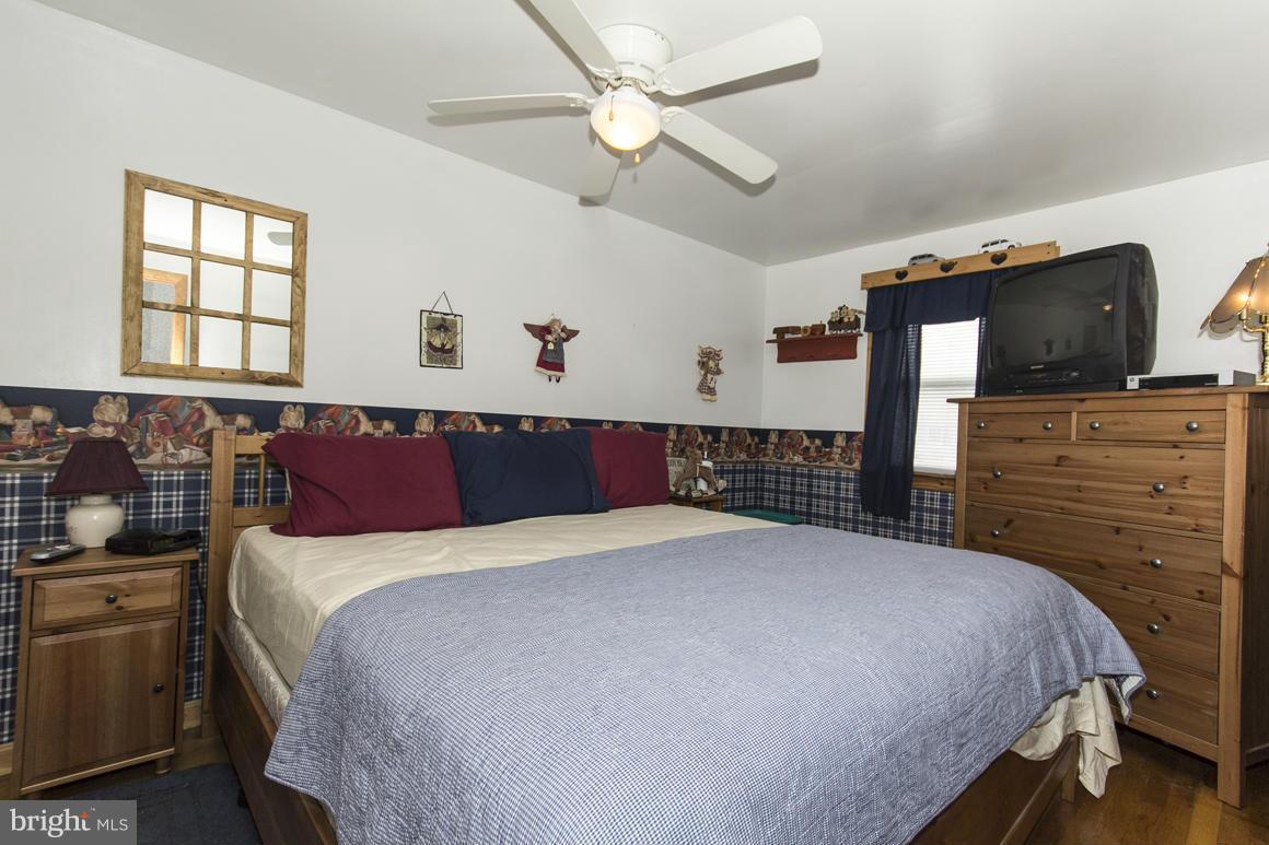 1035 Foxridge Lane Baltimore, MD 21221 - Photo 11 of 15 Bedroom