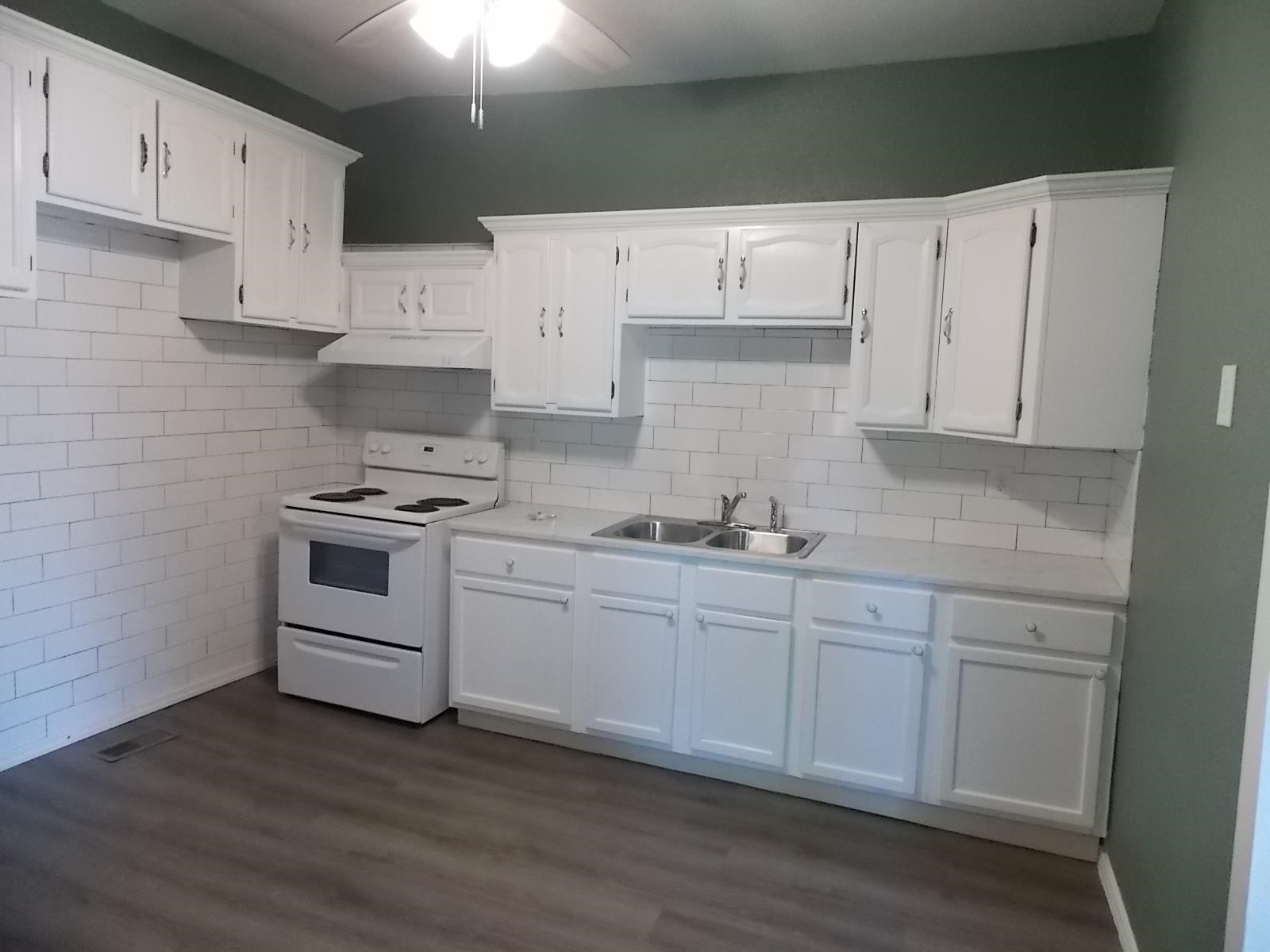 2155 North Waco Avenue Wichita, KS 67203 - Photo 18 of 36