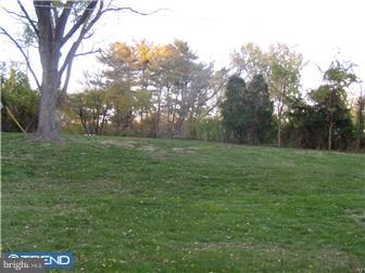 15 Halfturn Road Levittown, PA 19056 - Photo 4 of 10 Exterior
