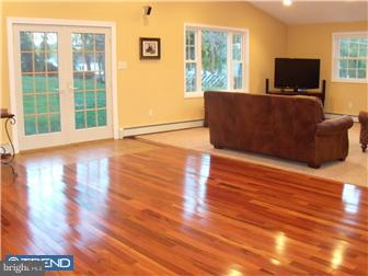 15 Halfturn Road Levittown, PA 19056 - Photo 7 of 10 Family Room