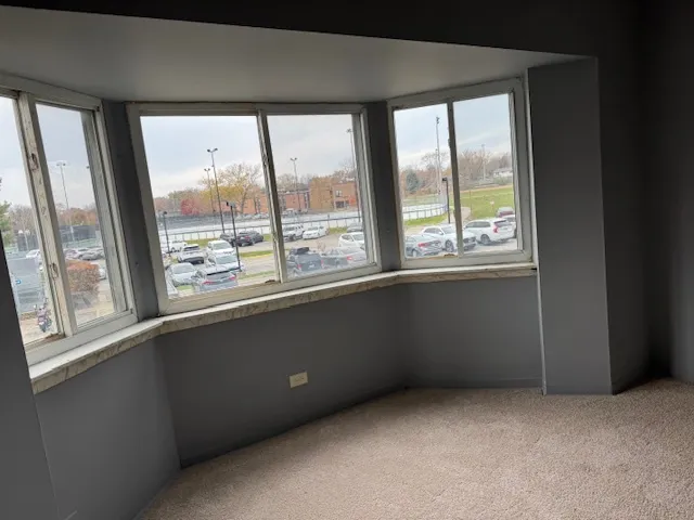 $2,000 | 220 South Roselle Road, Unit 224, Schaumburg, IL 60193