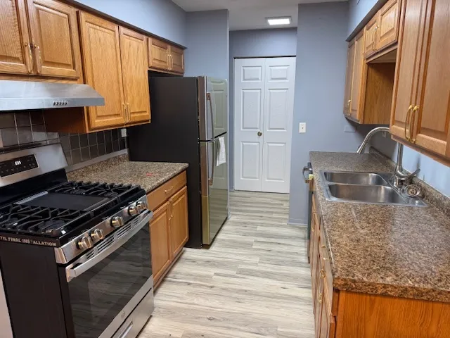 $2,000 | 220 South Roselle Road, Unit 224, Schaumburg, IL 60193