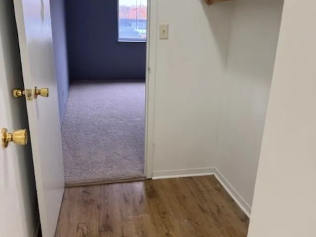 $2,000 | 220 South Roselle Road, Unit 224, Schaumburg, IL 60193