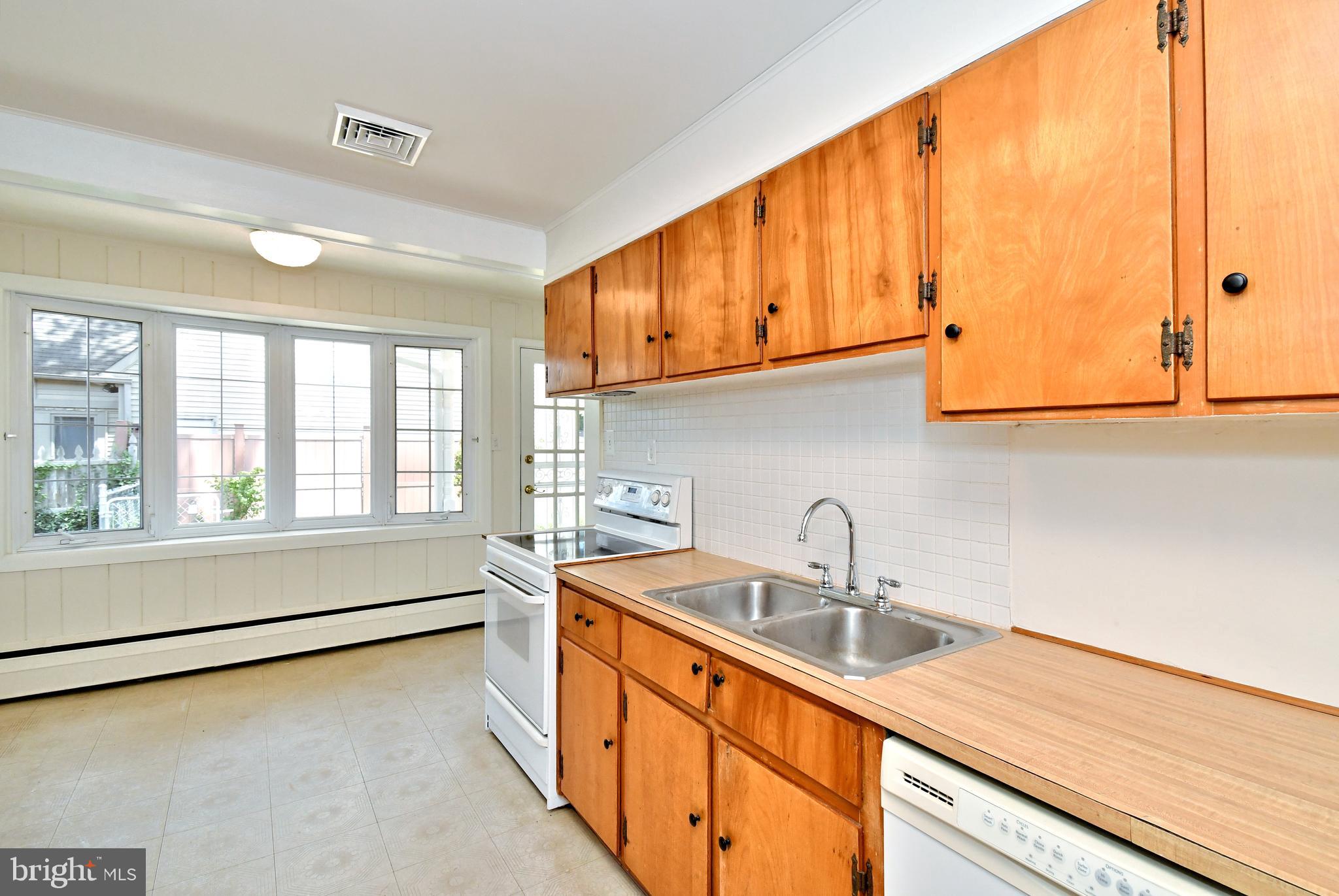 127 Crocus Road Feasterville-Trevose, PA 19053 - Photo 23 of 77 Gallery Image 23