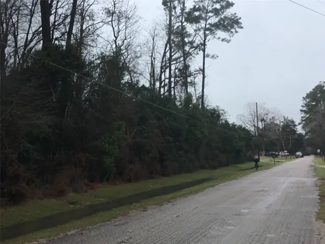 $325,000 | 3704 A County Road 3704A, Splendora, TX 77372