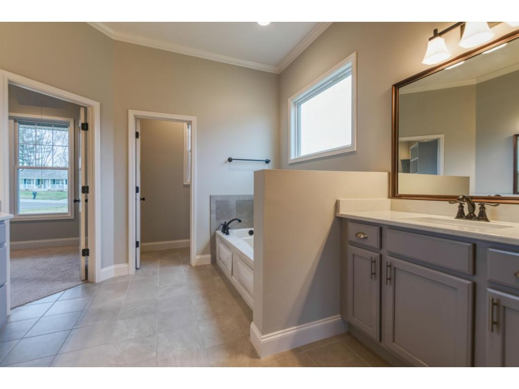 236 Old Stage Road Johnson City, TN 37615 - Photo 21 of 36 Master Bath