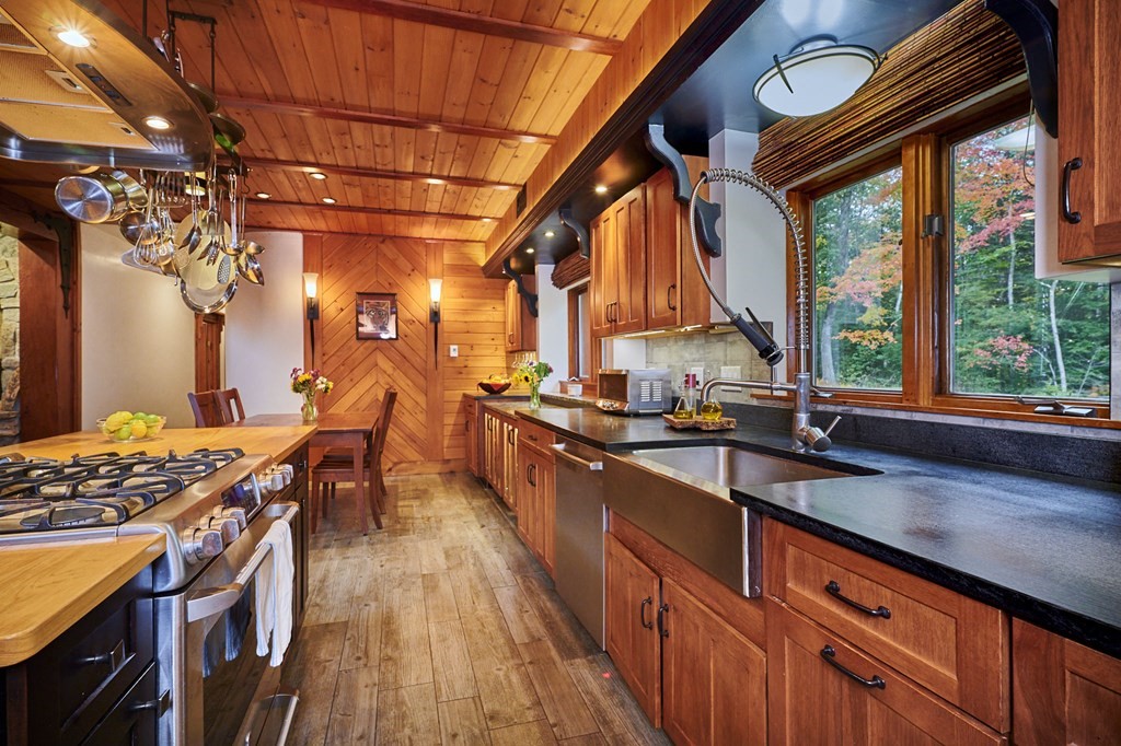 338 Locks Pond Road Shutesbury, MA 01072 - Photo 8 of 42 Gallery Image 8