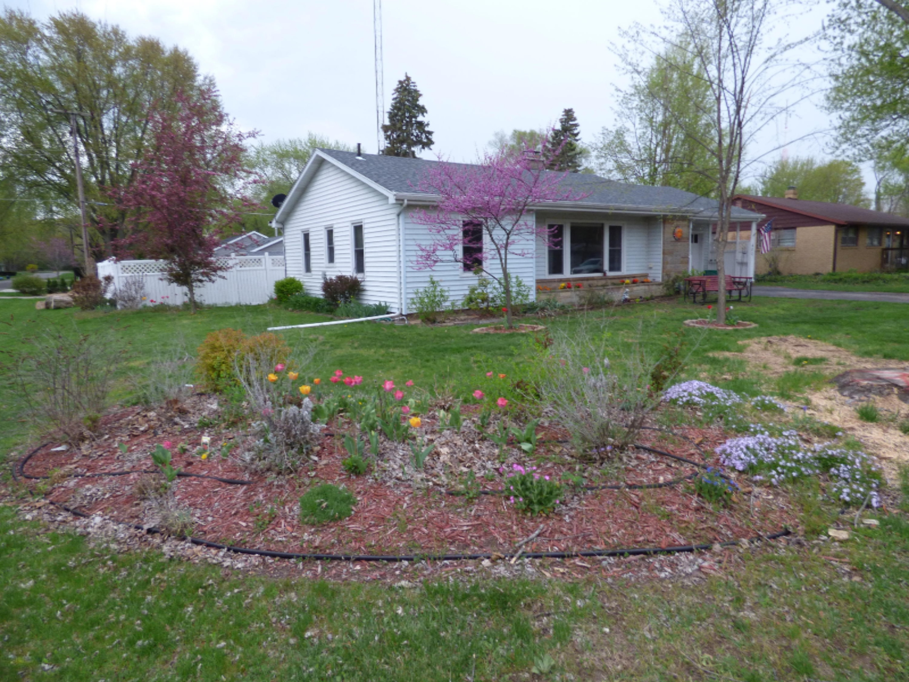 422 Gary Avenue Benton Harbor, MI 49022 - Photo 1 of 35 P1020414