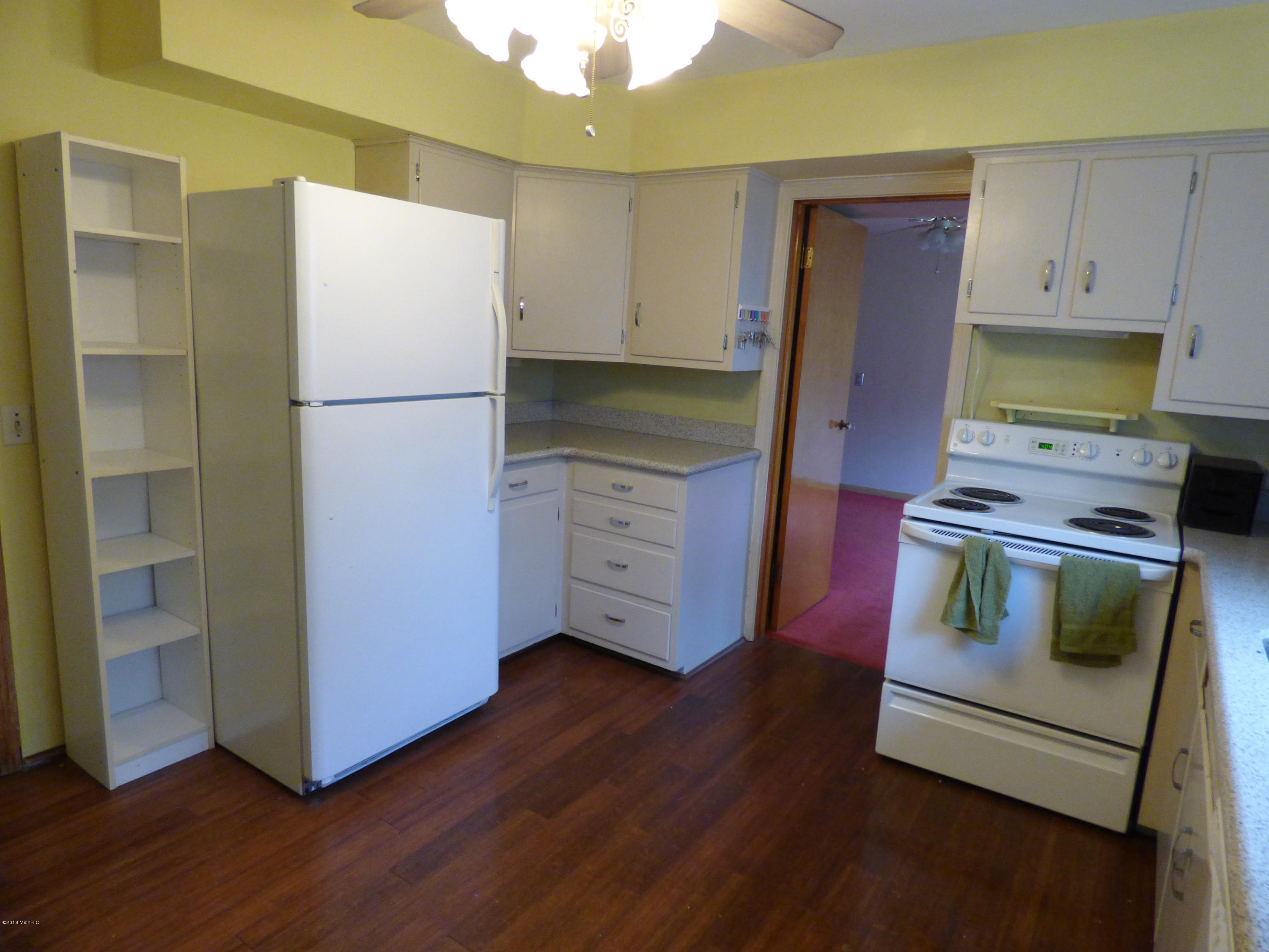 422 Gary Avenue Benton Harbor, MI 49022 - Photo 33 of 35 P1020447