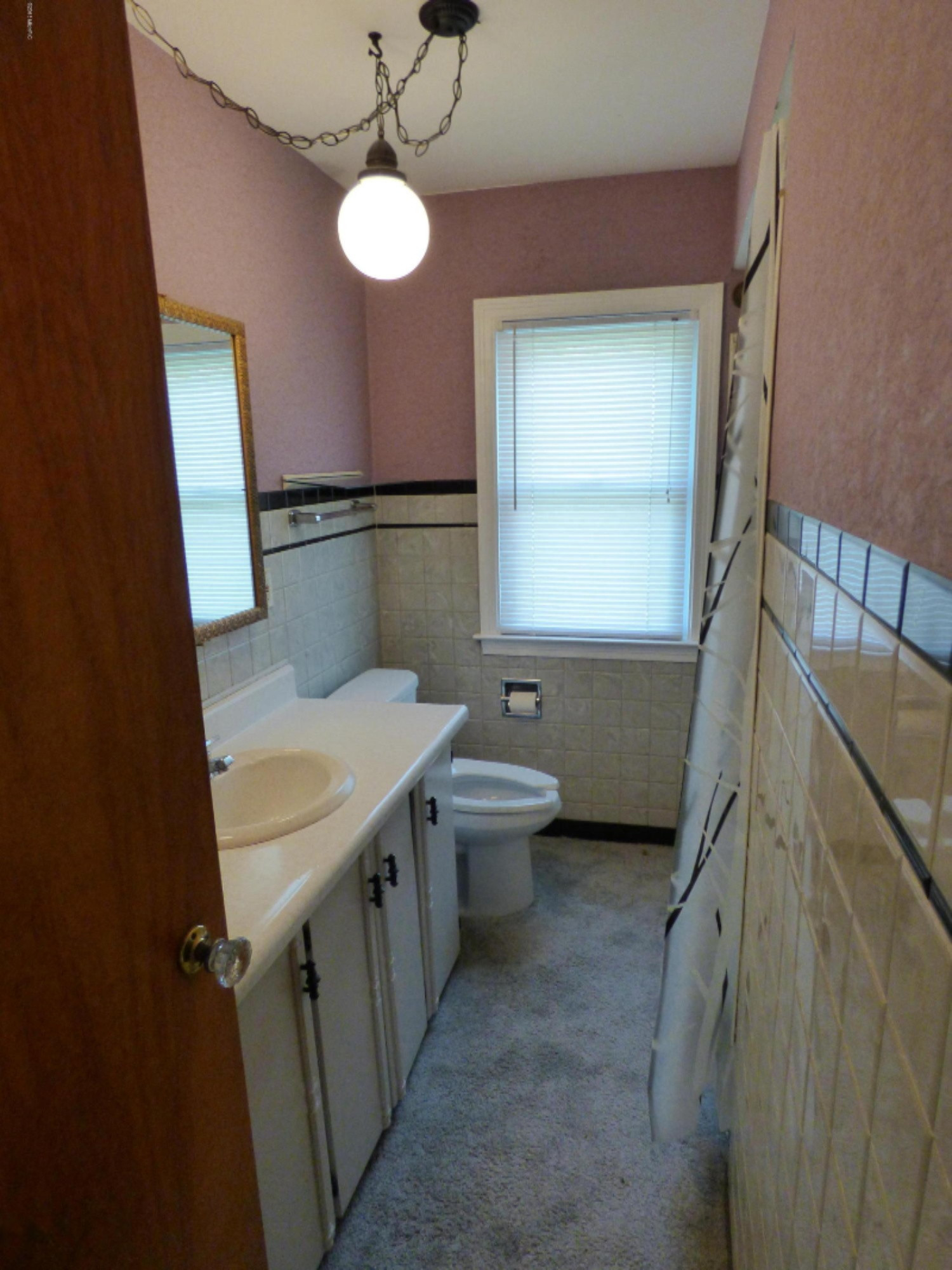 422 Gary Avenue Benton Harbor, MI 49022 - Photo 7 of 35 P1020424