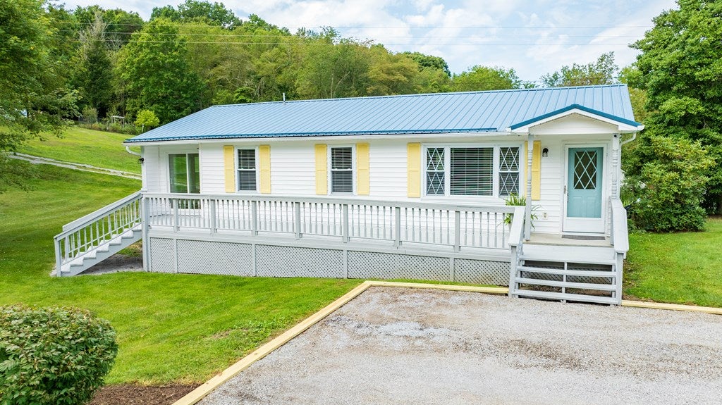 2095 West Ridge Road Wytheville, VA 24382 - Photo 42 of 48 Gallery Image 42