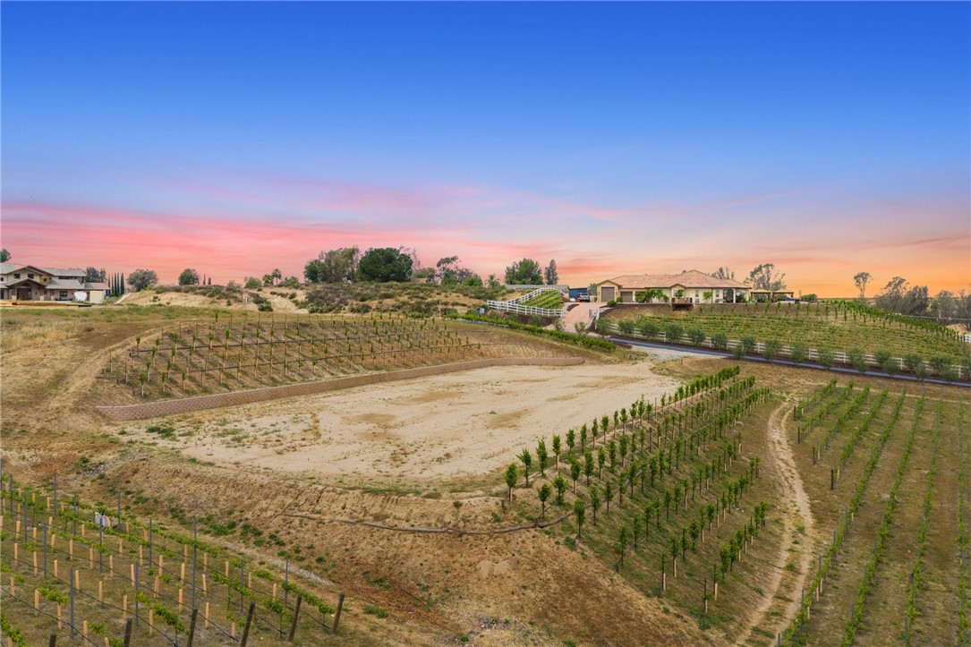 36191 Summit Circle Temecula, CA 92592 - Photo 5 of 33 a view of an ocean and city