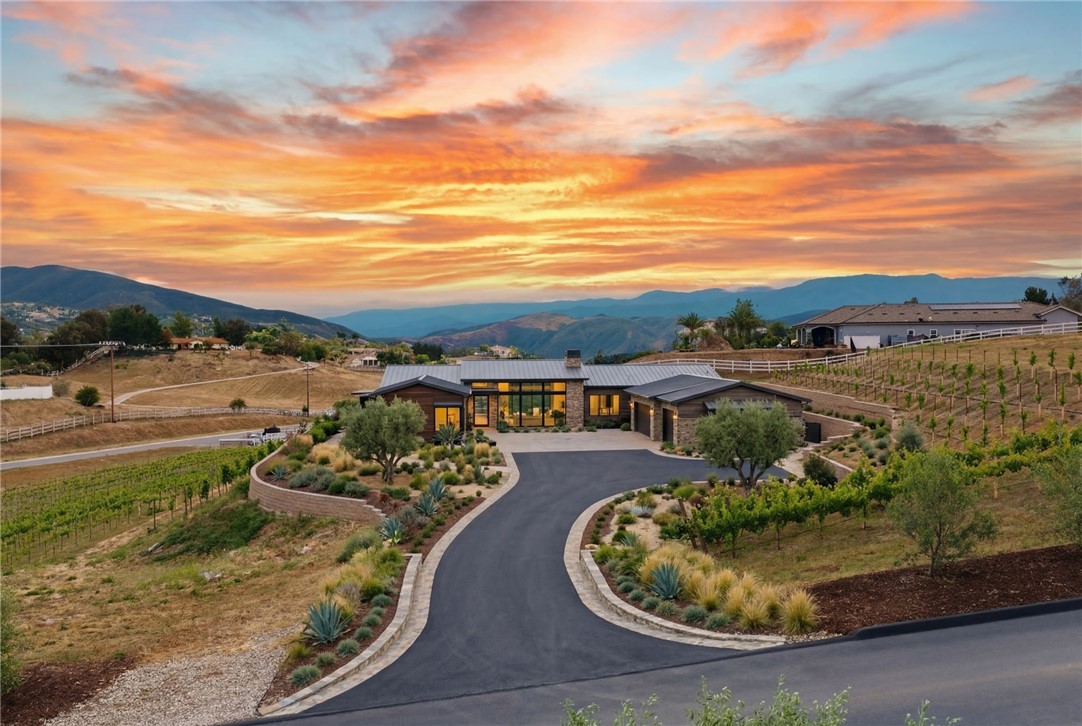 36191 Summit Circle Temecula, CA 92592 - Photo 10 of 33 a view of a outdoor space