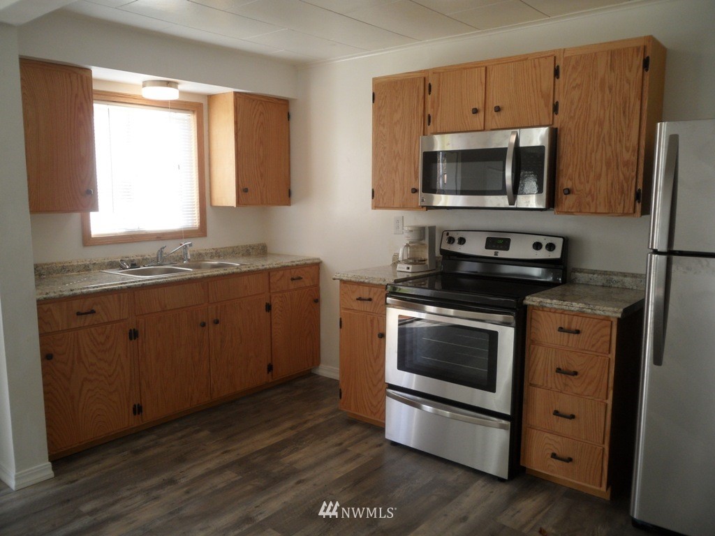 211 Endresen Road Hoquiam, WA 98550 - Photo 4 of 19 Gallery Image 4