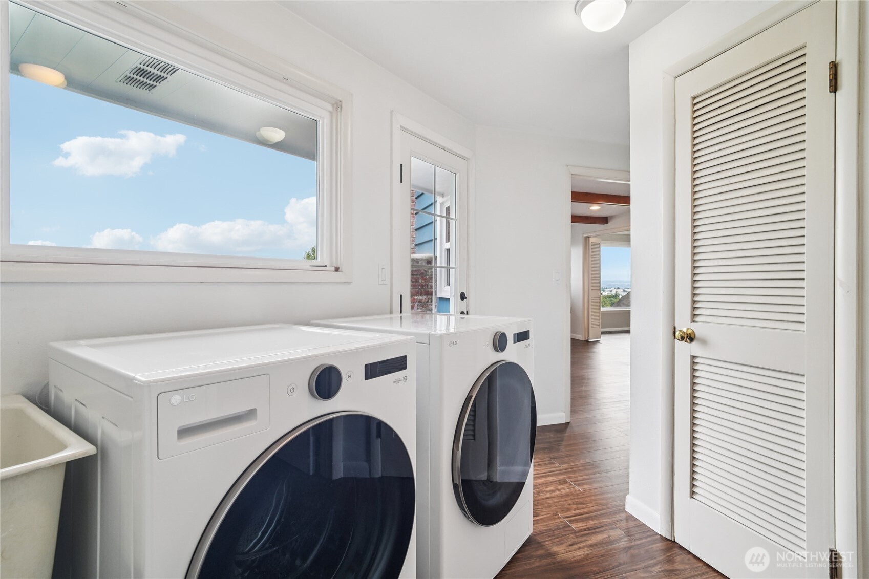 715 35th Street Everett, WA 98201 - Photo 14 of 36 a utility room with dryer and washer